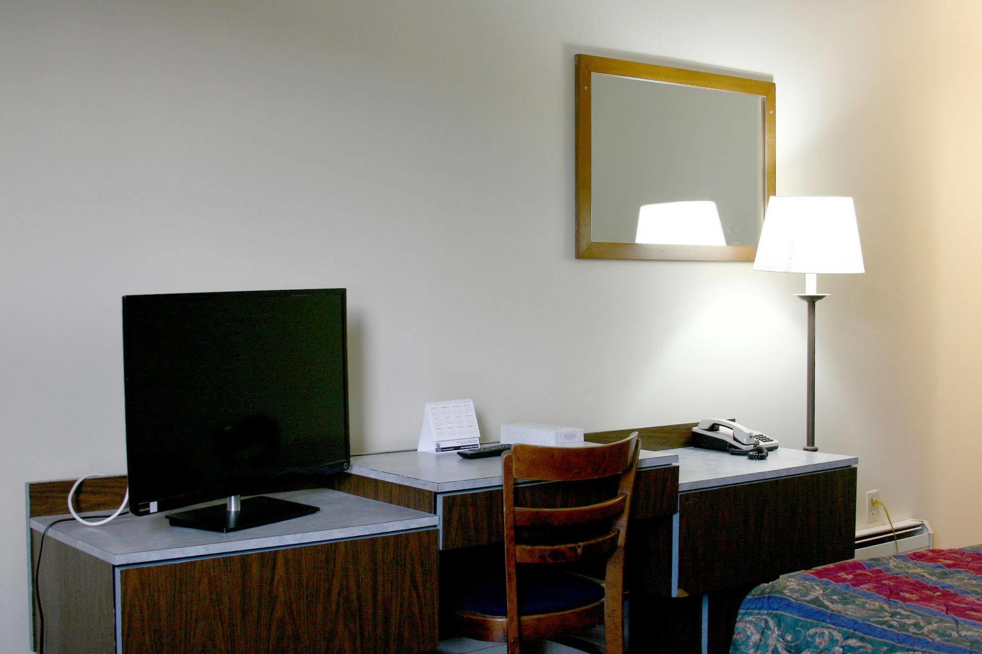 Springs Motor Inn Wainwright Kültér fotó